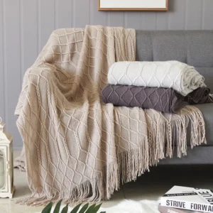Chunky Knit Throw Blanket with Tassels