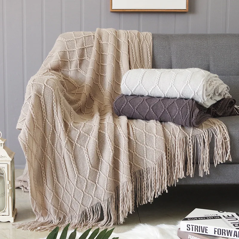 Chunky Knit Throw Blanket with Tassels